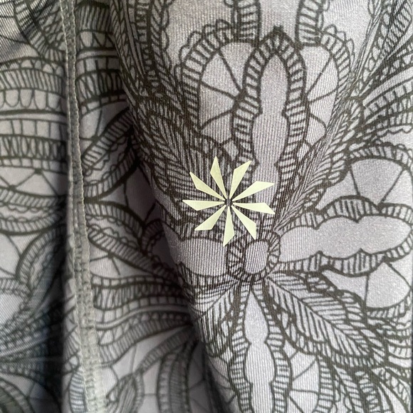 Athleta Spaghetti Strap Top With Built-in Bra Size XS - Picture 5 of 7